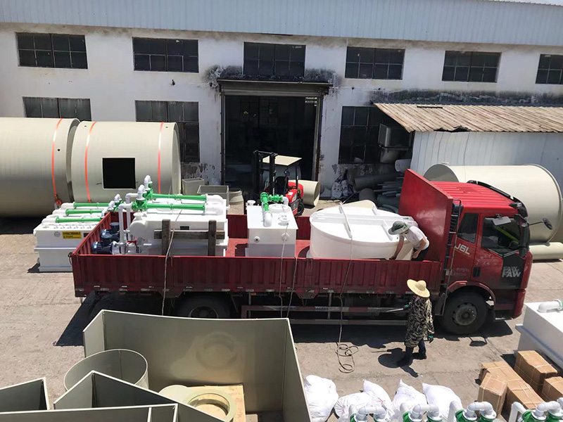 發往浙江寧波PP環保型真空機組出貨中